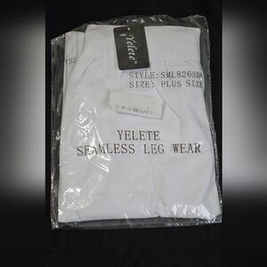 Yelete White Seamless Leg Wear